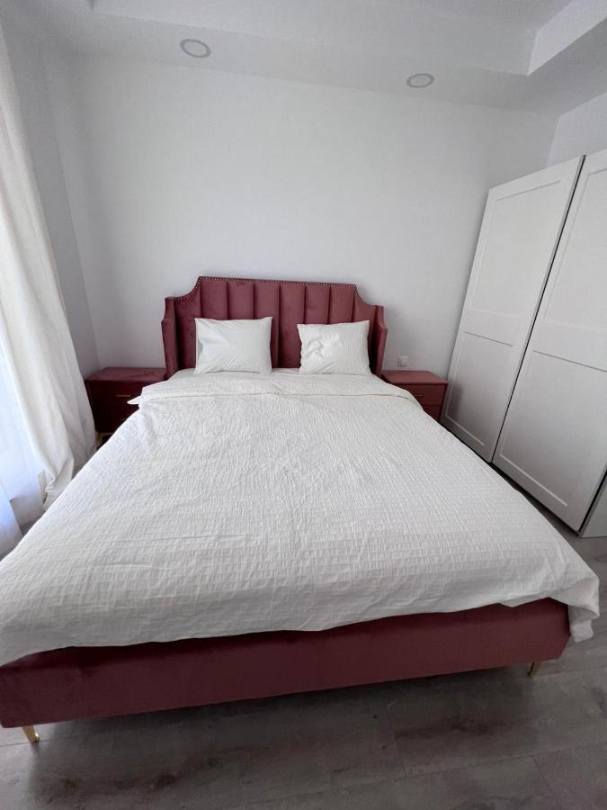 Cosmopolis Bliss: Your Home Away From Home Stefanestii de Jos Εξωτερικό φωτογραφία